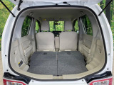 後席を格納すると、これだけの広さが!シーンに合わせたシートアレンジで、大きな荷物も積むことが出来ます♪