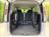 普段のお買い物や通勤、送迎等に十分な荷室スペースを確保しております。セカンドシートを倒すと、大きな荷物の積載も可能です♪