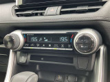 左右独立エアコンです。