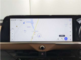 純正ナビを装備。タッチパネル式で使いやすく、お出かけもラクラクです。
