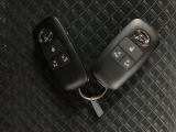 スマートキー機能を有しています!ドアロックの開閉やエンジン始動時にキーをポケットやカバンなどに携帯していればキーを挿さなくてもそのまま手ぶらで可能です!!