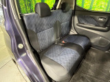 後部座席も気になるようなキズ・汚れやへたり等、大きなダメージはなく、良好な状態です。