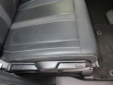 運転席の状態が出る場所ですが、ご覧の通りにキレイな状態ですよ。