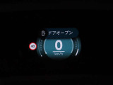 ヘッドアップディスプレイは視認性が非常に良く、運転時の視線を逸らさず様々な情報の確認が行えます