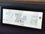 新インフォテイメントシステム「Pivi Pro」に搭載される3Dサラウンドカメラシステム。車輌AIにより車輌を含む周囲の映像を立体的に表示。よりスムーズな駐車や発進が可能となります。