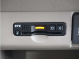 【フロントカメラ】車両前方に搭載したカメラで表示!発進時などにとても役立ちます。
