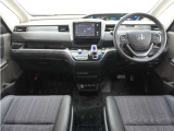 ◆視界広々で非常に運転しやすくロングドライブでも疲れを感じさせないすっきりとまとまったインパネ周りです。