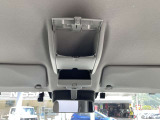 ♪ 運転席上には小物入れもあります! ♪