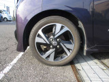 左前です。(日産純正アルミホイールです。)