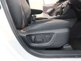 パワーシート搭載。微妙な調整が手軽にでき、ピッタリなポジションで運転することが可能です。