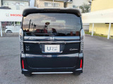 写真では分かり難いキズや凹みがある場合もございます。現車の確認をオススメしておりますので、是非一度ご来店下さい。スタッフ一同お待ちしております。