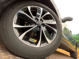 【19インチアルミホイール】外観にマッチしたアルミホイールを装着しております。各種アルミホイールや、スタッドレスタイヤも取扱いしております。是非ご相談ください♪