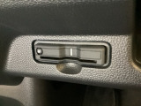 ハンドルの左下にETCがついています。高速道路の料金所の通過も楽々です。 カードの取り出しもしやすい場所についています。