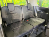 3列目シートはもちろん状態良好☆大人でもゆったりと座って頂けますので、大人数でのお出かけもラクラクです♪ご家族で、気の知れた仲間で、ドライブに行くのが楽しみですね♪