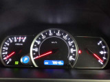 とっても見やすいメーターです。夜間時はラグジュアリーな気分にさせてくれる照明が魅力ですので、夜のドライブも楽しみになりますよ♪