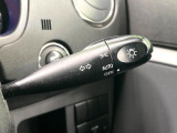 【オートライト】周りの明るさに応じて自動でヘッドライトの点灯・消灯ができる機能です!ライトの付け忘れ・消し忘れなどが無くなり、雨の日や夕方の走行も安心!トンネル通過時も便利ですね♪
