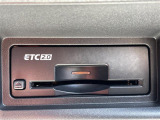 今や必需装備となりつつある、【ETC】搭載車!当店でセットアップが可能ですので、ご納車当日からご使用が可能です!高速道路料金のお支払いが楽々です!
