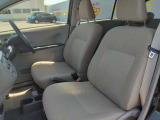 ゆったりと座れる前席シート!