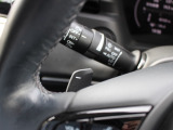 ステアリングには手をはなさずにシフトチェンジがおこなえるパドルシフトが付いています!マニュアル車のような感覚で操作することが出来ます。運転の楽しみが広がります!