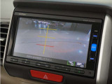 視界広々で運転しやすくロングドライブでも疲れを感じさせないすっきりとまとまったインパネ周りです。