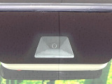 【ホンダセンシング】走行中に前方の車両等を認識し、衝突しそうな時は警報とブレーキで衝突回避と被害軽減をアシスト。より安全にドライブをお楽しみいただけます。