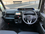 痛みの出やすい運転席シートの角、フロアマット、座面、ともに良好です