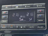風量が温度設定で自動調整されてとても快適なオートエアコン装備です!