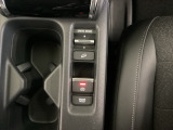 セレクターノブの下に、3つの異なる加速感を楽しめるドライブモードスイッチがついています。一般道、スポーツ走行、エコ走行など、シーンに合わせて最適な加速感を楽しめるドライブモードスイッチです。