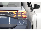 LEDテールランプは、ダイナミックターンインジケーター(流れるリヤウィンカー)になっております。遠目にもどちらに曲がりたいのかわかりやすいメリットもあります。