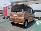 ピンクゴールドのボディーカラーになります。
