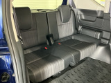 1列目から3列目まで広々大空間です。3列目シートは荷物が多い時や不要な時はアレンジして荷室として使用することが可能で便利に使えます