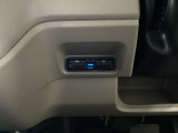 高速道路のご利用時にとても便利なETC車載器付。カードをセットするだけで高速道路を利用でき、お財布にも優しく,料金所をノンストップで通過でき便利です。