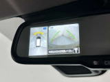 ルームミラーにクリヤーなカメラ映像で後方視界サポート!車両周囲安全確認にも役立つ、アラウンドビューモニター映像 スマート・ルームミラー装備!