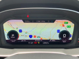 バーチャルコクピットは地図の縮尺、表示方法も選択が出来、燃費情報、オーディオ情報、電話情報も表示出来ます。