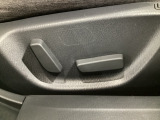 パワーシートを装備!体格や好みに応じたポジションをスムーズに調整できます。