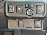 【あらゆるシーンに対応する多彩なコントロールスイッチ】・2WD/4WD切替スイッチ・インテリジェント エマージェンシーブレーキ・LDW(車線逸脱警報)スイッチ・VDCOFFスイッチ・車両接近通報一時停止スイッチ
