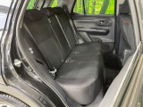後部座席も気になるようなキズ・汚れやへたり等、大きなダメージはなく、良好な状態です。