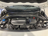 BMW 1.5L 直列3気筒ツインパワーターボ ガソリンエンジン :バルブトロニック(無段階可変バルブリフト)、ダイレクトインジェクションシステム、ダブルVANOS(吸排気無段階可変バルブタイミング)