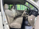 運転席シート廻りは使用感も少なく、良好な状態となっています。前オーナー様が丁寧に使っていたことがよくわかりますね。