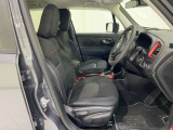 ショールームでは、認定中古車に加え、最新のニューモデルも各種取り揃えております。見学や試乗はもちろん、専門スタッフによるアドバイスなど、様々なサービスを通して、「ジープのある生活」をご体感いただけます