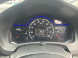 視認性の高いメーターで運転情報を的確に把握できます