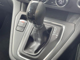 ●MTモード付きAT:通常は自動でおこなわれる変速(ギアチェンジ)をドライバーの操作によって意図的に変えられるシステムです。より一層普段のドライブをお楽しみいただけます!