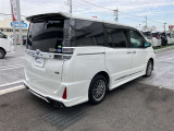全国のトヨタディーラーにて保証が受けられるロングラン保証が1年間無料でつきます。別途費用にて3年間に延長できます。