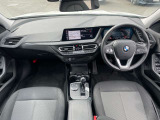 お気に入りのお車があれば、ぜひステアリングを手にしてください。稀少モデルも鋭意取り揃え、幅広いニーズにお応え致します。スタッフ一同皆様のご来店を心よりお待ち申し上げます。