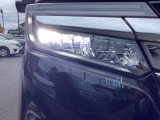 LEDヘッドライトが安全な夜間走行をサポートしてくれます♪照射範囲が広くなるので前方視界が全体的に明るくなり、夜間走行をしっかりアシスト♪