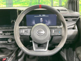 【純正革巻きステアリング】上質な革を使用することで、手にしっかり馴染みとても運転しやすいハンドルです♪
