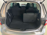 【ラゲッジルーム】サードシートを倒せば大きな荷物も積むことが出来ます!!大きなゴルフバックなどもつめます。