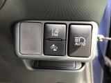 オートマチックハイビームとは、先行車や対向車のライトを認識し、ハイビームとロービームを自動で切り替える機能です。夜道の視界を確保します。詳細は販売店スタッフまでおたずねください。