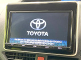 【大画面ナビ】人気の大型9インチナビを装備。存在感のある大画面はインパクト大!ナビ利用時のマップ表示は見やすく、テレビやDVDは臨場感がアップ!いつものドライブがグッと楽しくなります♪