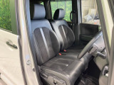 運転席シート廻りは使用感も少なく、良好な状態となっています。丁寧に使われていたことがよくわかりますね。運転席シート廻りは使用感も少なく、良好な状態となっています。丁寧に使われていたことがよくわかります